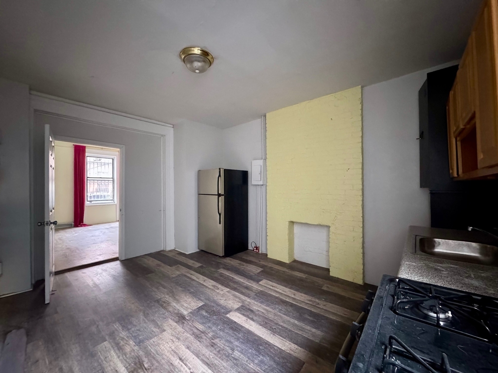 422 East 118th Street - Photo 4