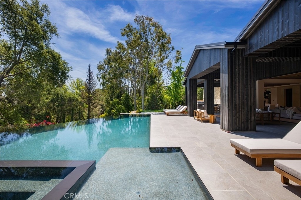 24341 Rolling View Road - Photo 38