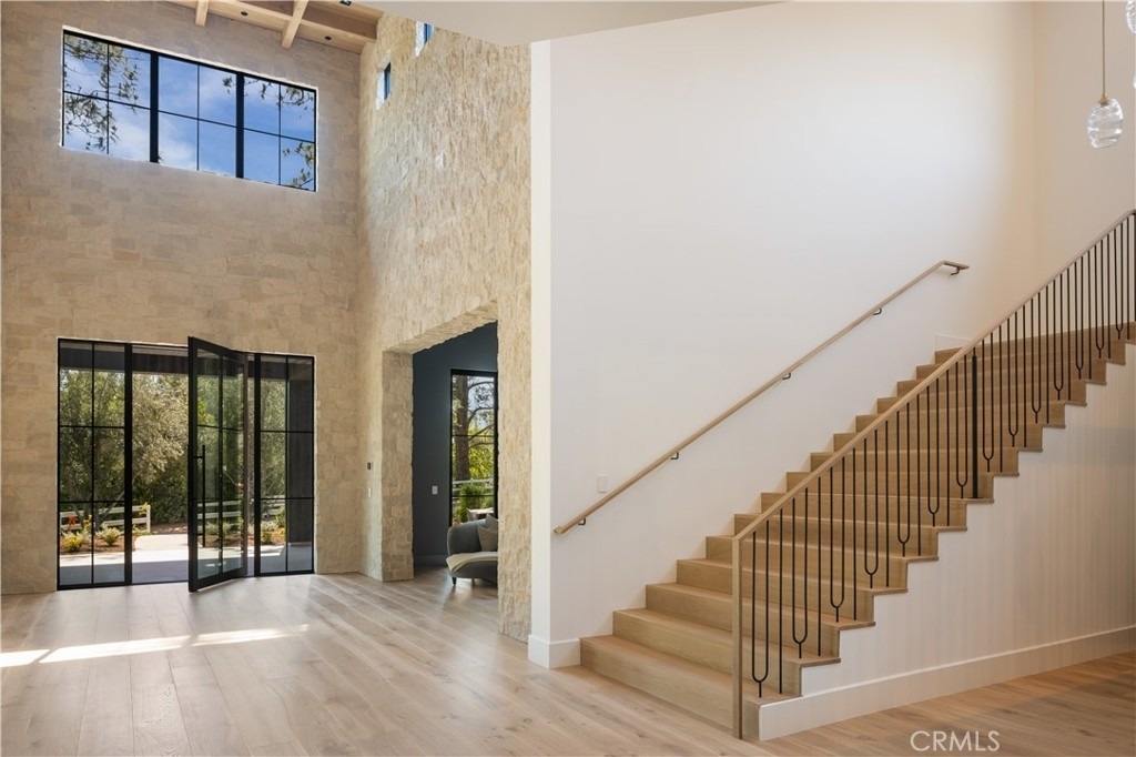 24341 Rolling View Road - Photo 18