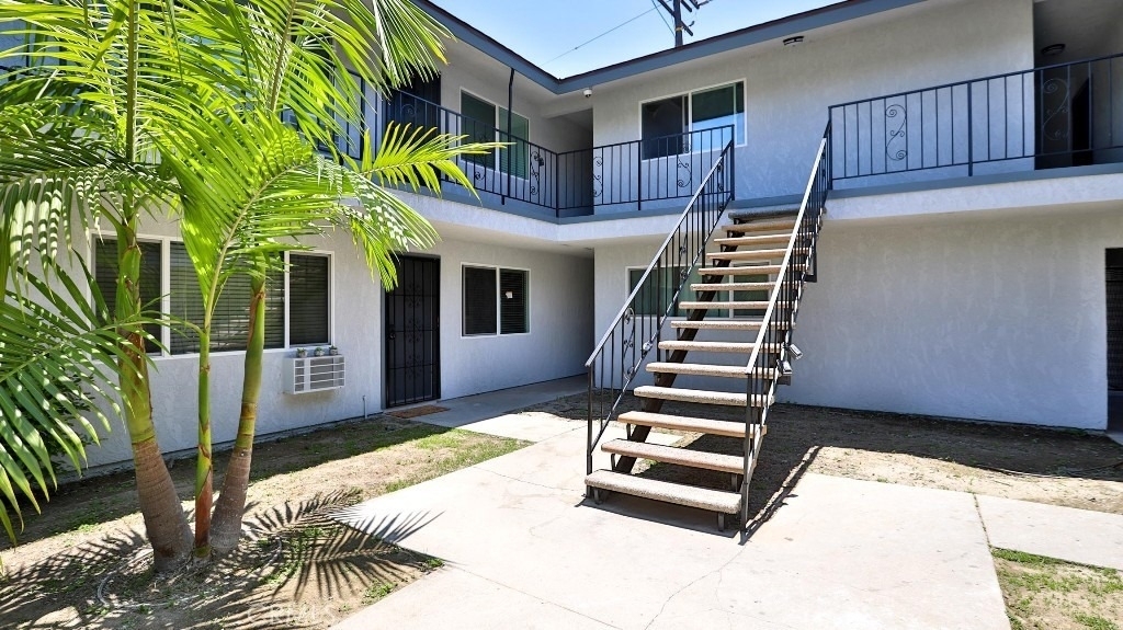 2890 E Artesia Blvd - Photo 4