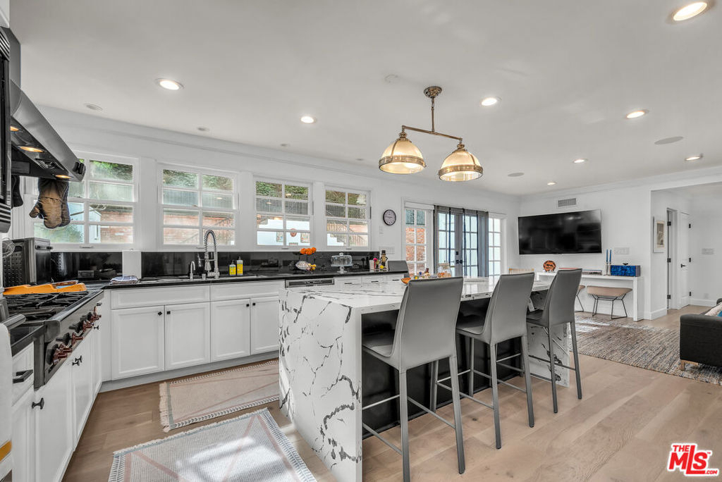 751 Westholme Avenue - Photo 11