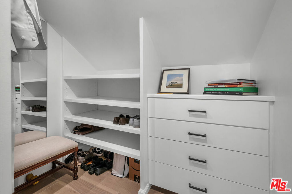 751 Westholme Avenue - Photo 36