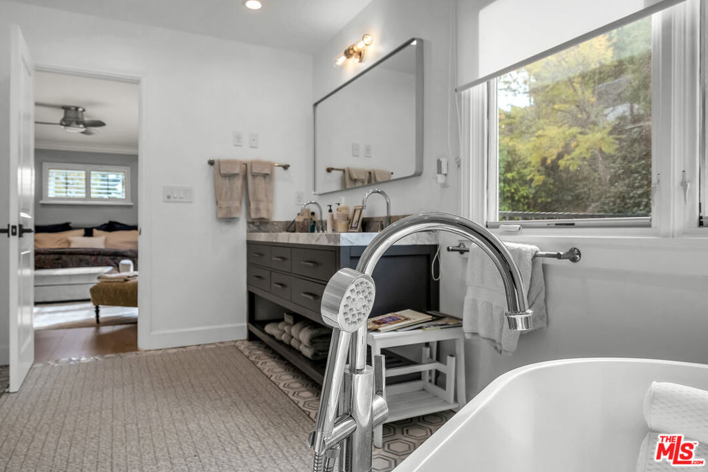 751 Westholme Avenue - Photo 32