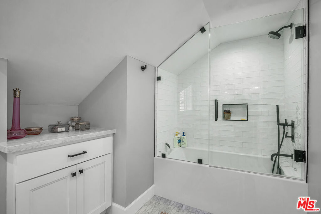 751 Westholme Avenue - Photo 25