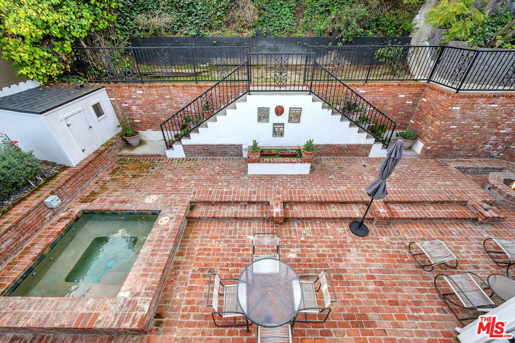 751 Westholme Avenue - Photo 31
