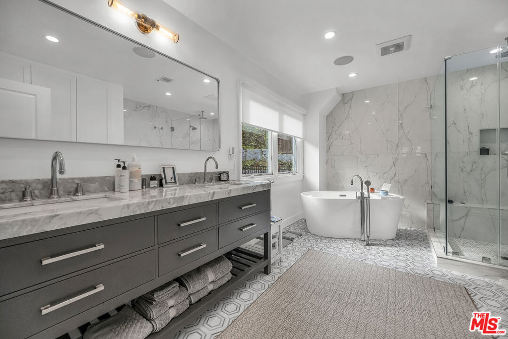 751 Westholme Avenue - Photo 18