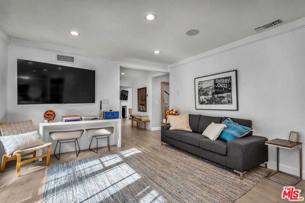 751 Westholme Avenue - Photo 7