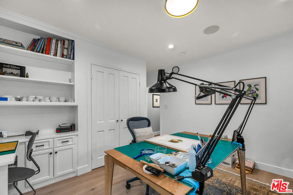 751 Westholme Avenue - Photo 37