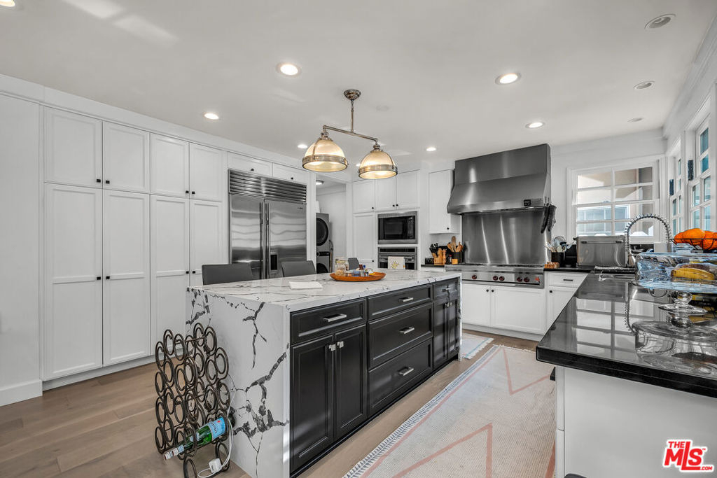 751 Westholme Avenue - Photo 9