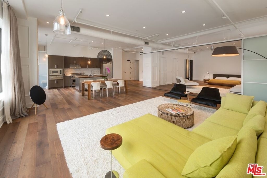 1645 Vine Street - Photo 1