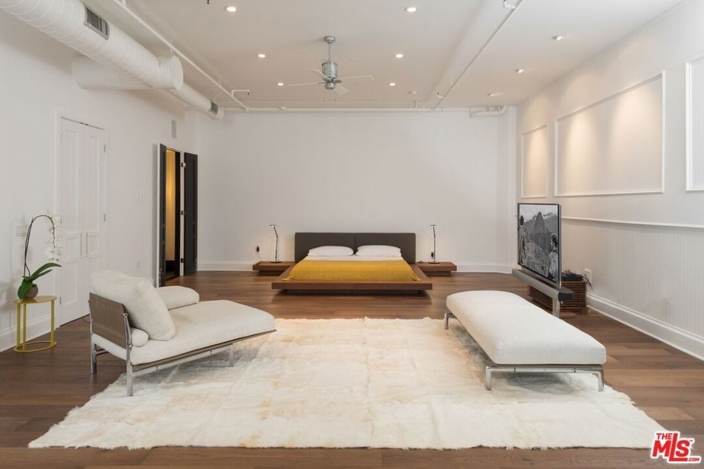 1645 Vine Street - Photo 19