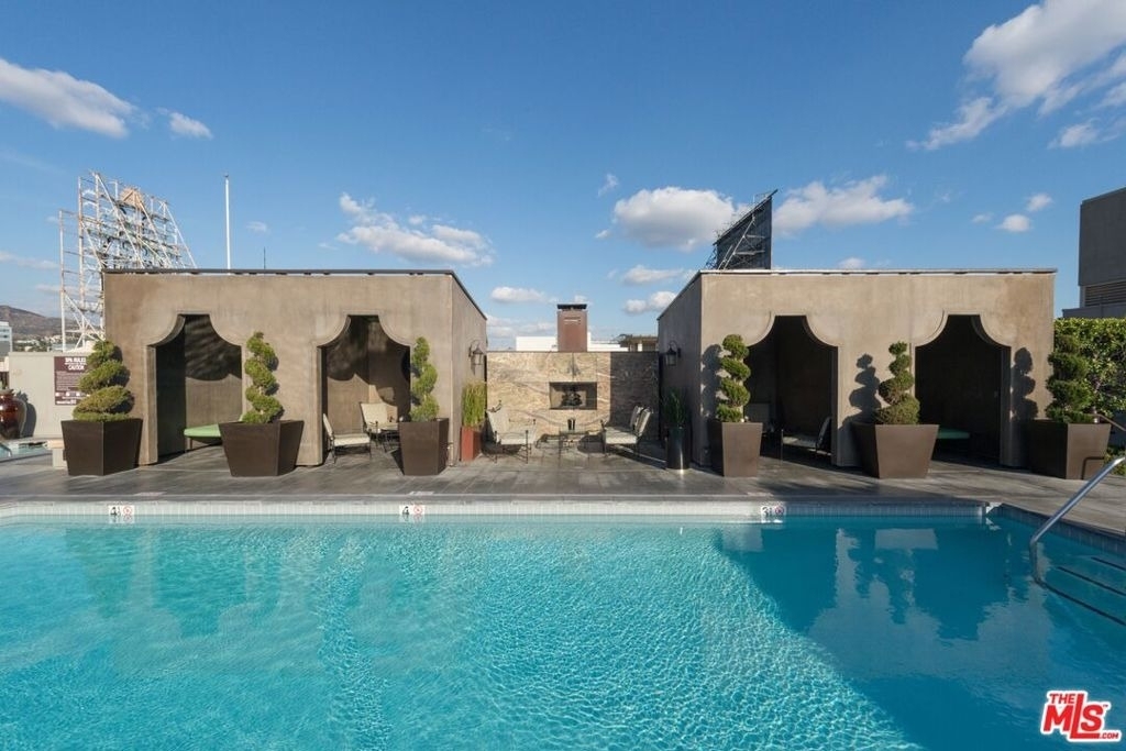 1645 Vine Street - Photo 29