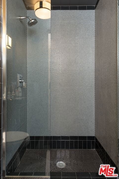 1645 Vine Street - Photo 25