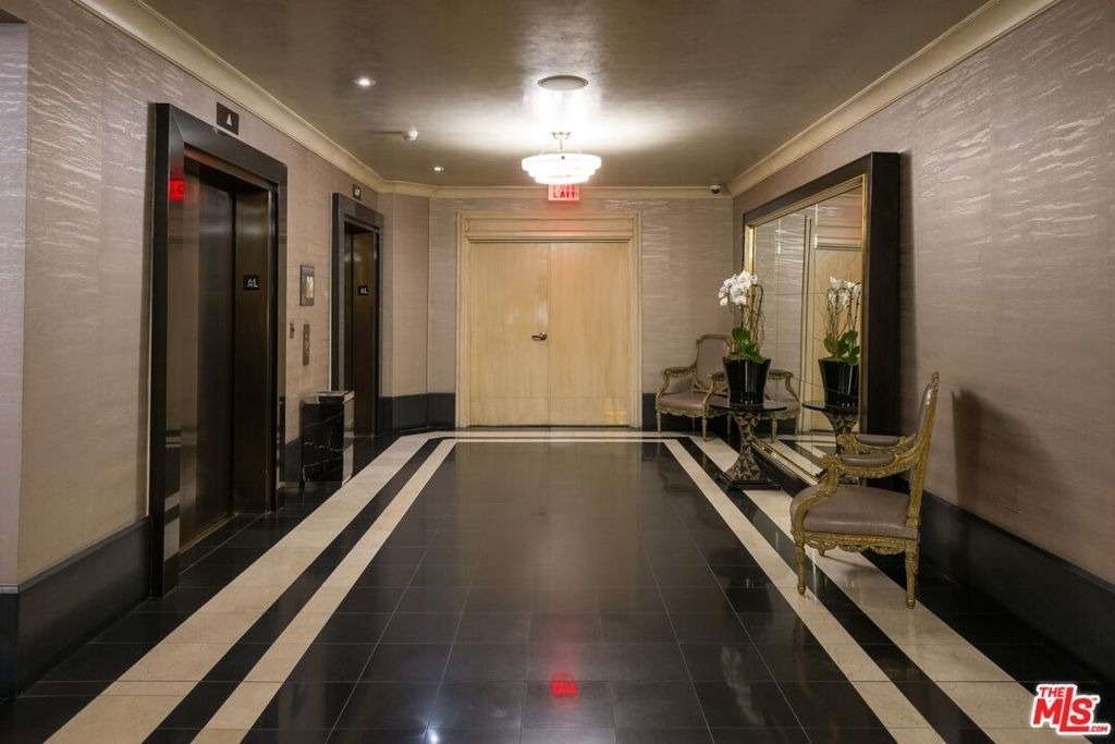 1645 Vine Street - Photo 36