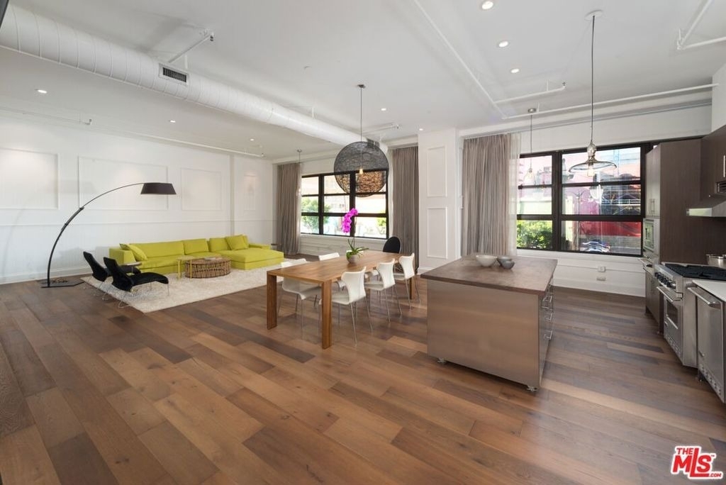 1645 Vine Street - Photo 2
