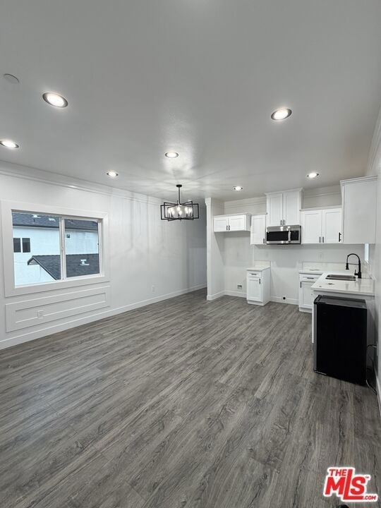 8624 Graham Avenue - Photo 0