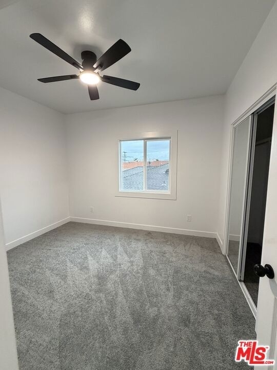 8624 Graham Avenue - Photo 3