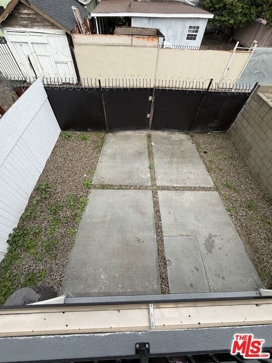 8624 Graham Avenue - Photo 17