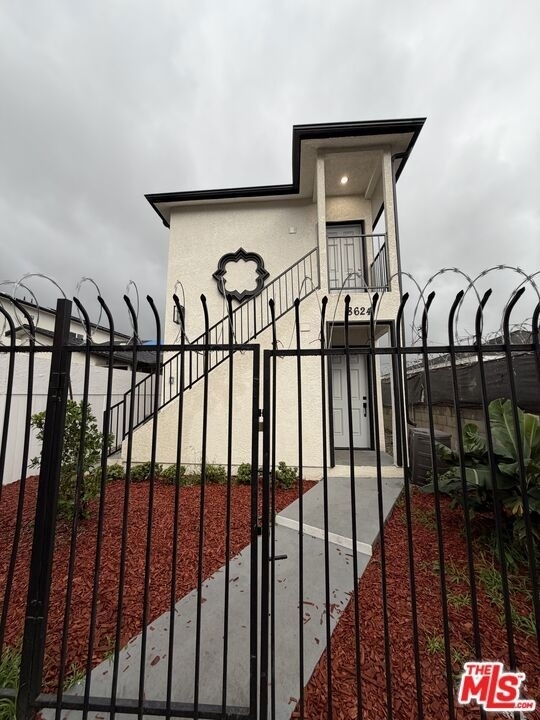 8624 Graham Avenue - Photo 3