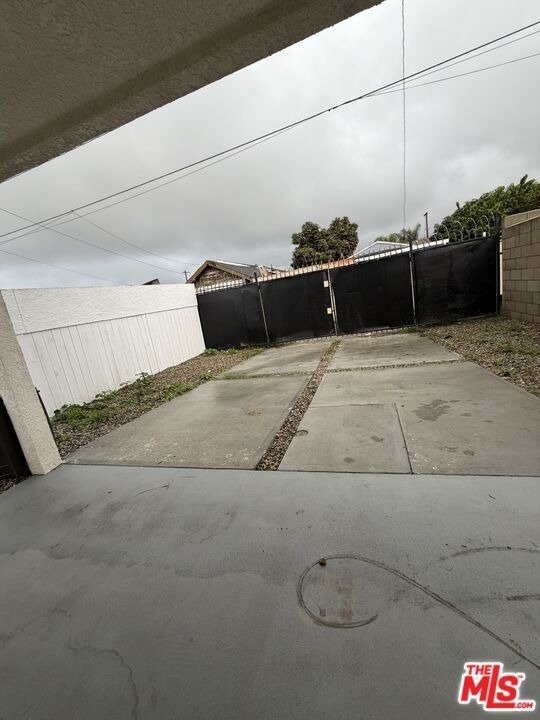 8624 Graham Avenue - Photo 5