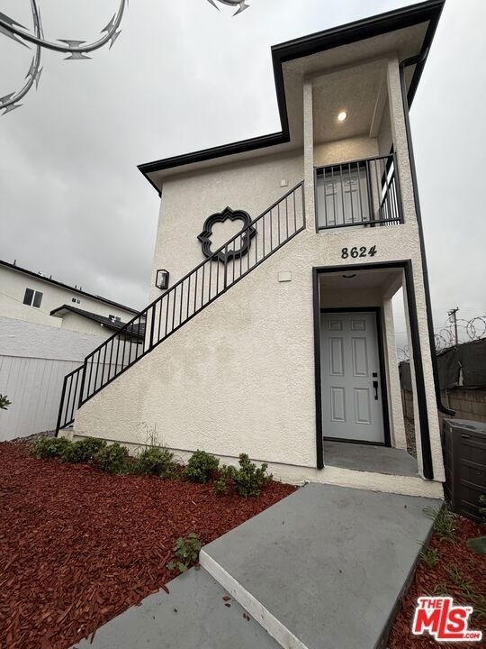 8624 Graham Avenue - Photo 2