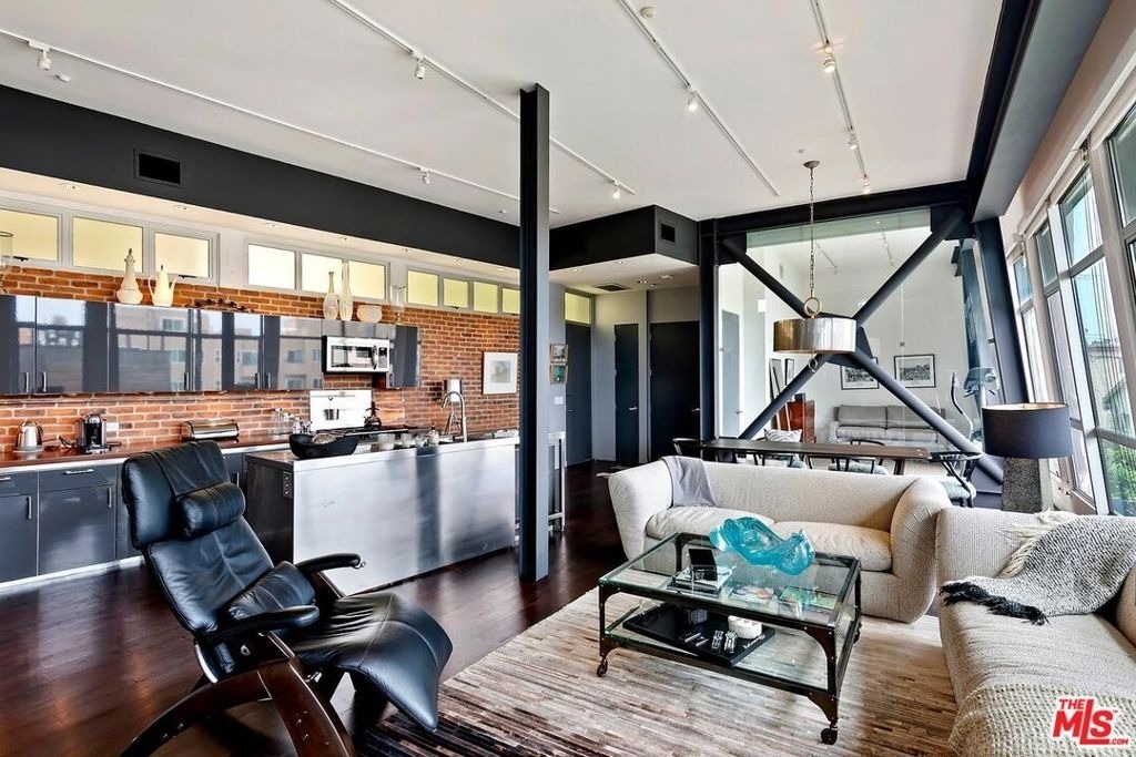 1513 9th Street - Photo 3