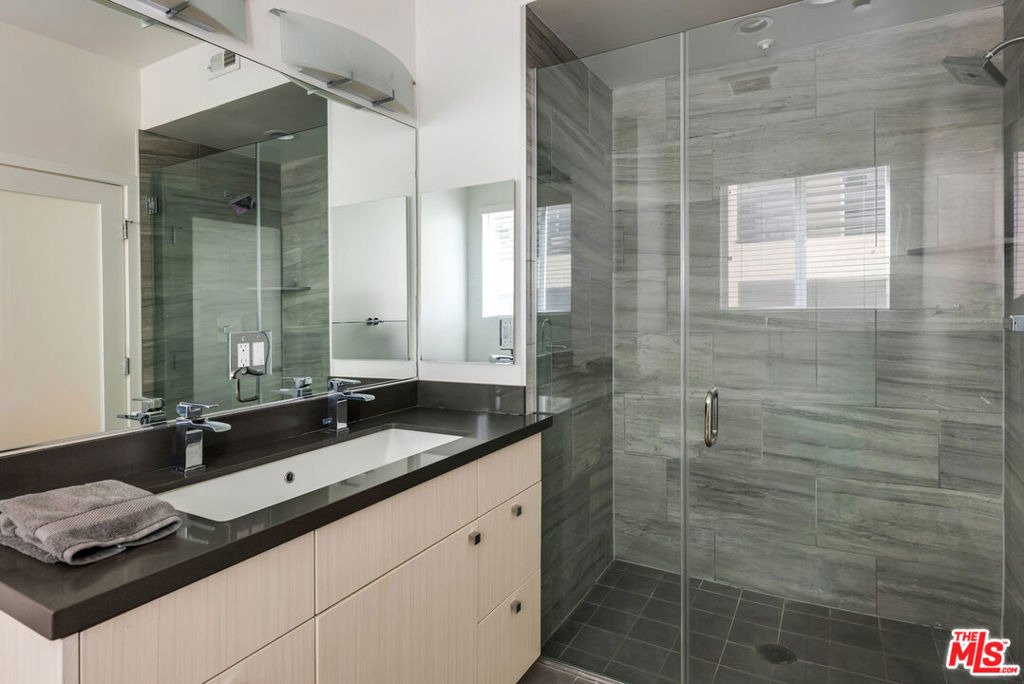 11912 Laurelwood Drive - Photo 5
