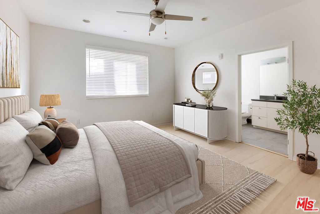 11912 Laurelwood Drive - Photo 3