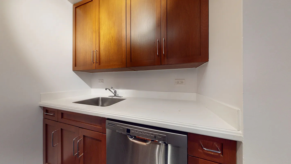 East 71st St and 1st Ave - Photo 5