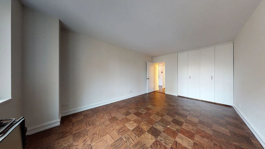 East 71st St and 1st Ave - Photo 11