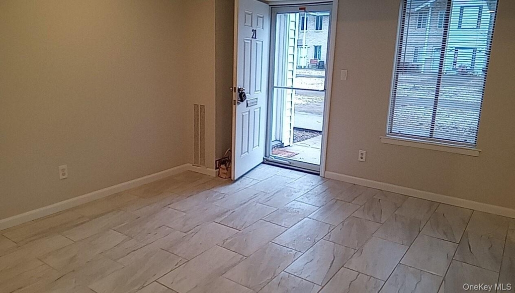 21 Sierra - Photo 1