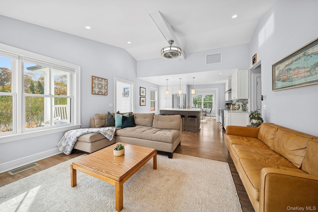 37 Maryland Boulevard - Photo 6