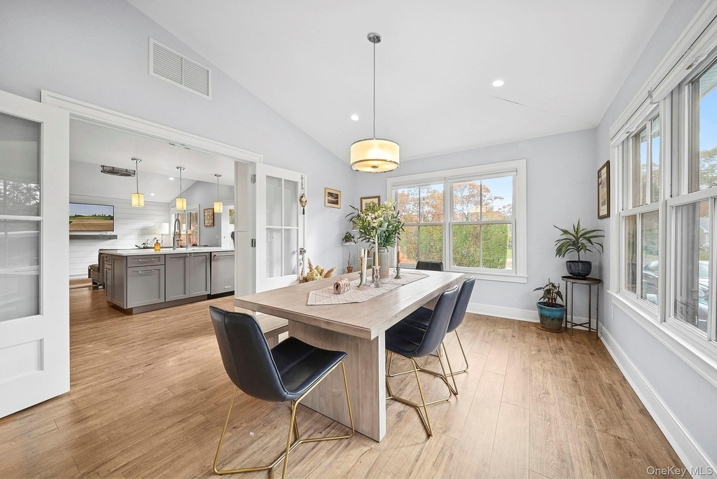 37 Maryland Boulevard - Photo 9
