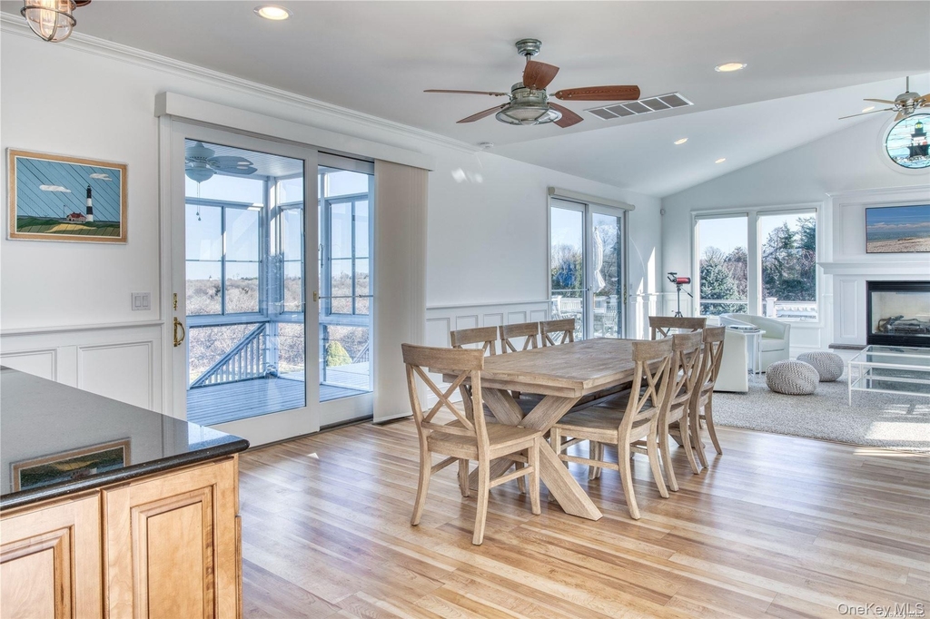 300 Latham Lane - Photo 4