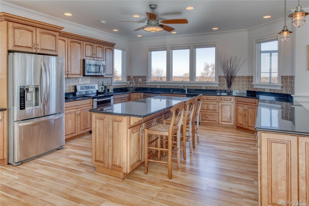 300 Latham Lane - Photo 6