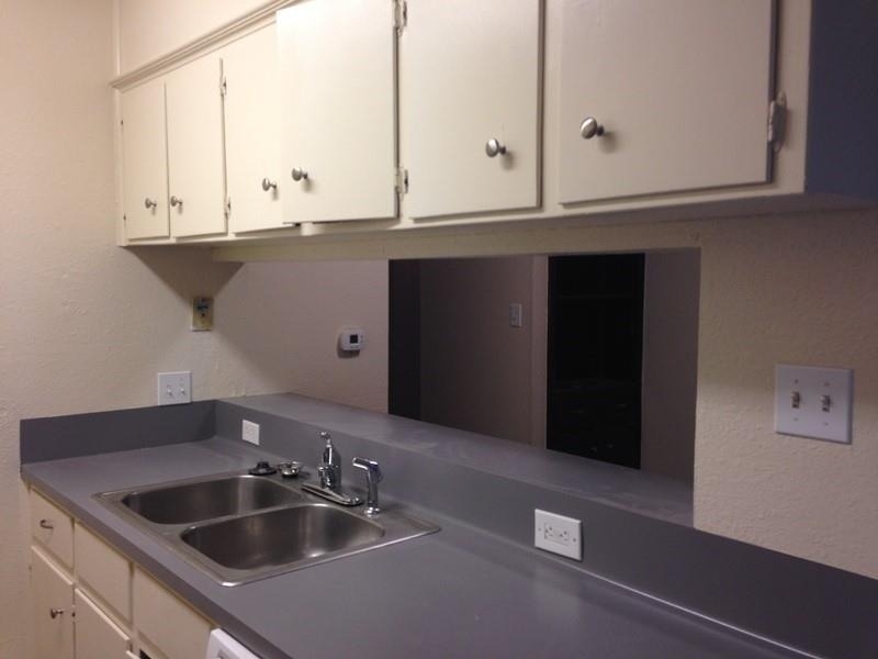 1710 Ledgewood Dr - Photo 4