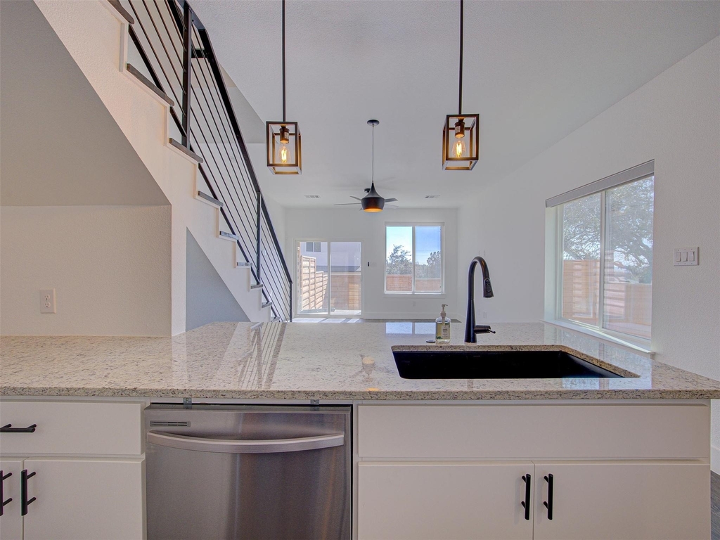 20507 Bonanza St - Photo 6