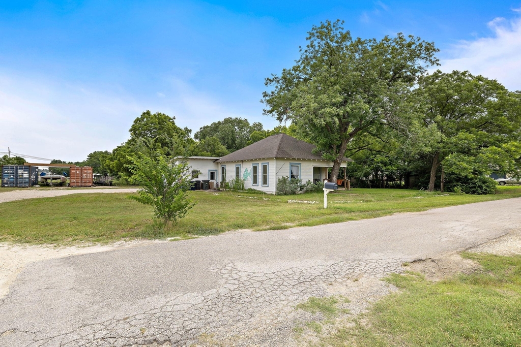 103 E Willis St - Photo 8