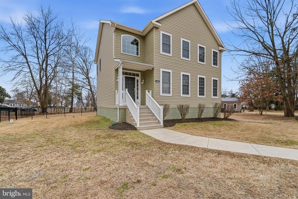 609 Tebbston Drive - Photo 0