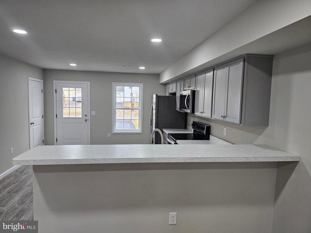 203 Fairfax Lane - Photo 3