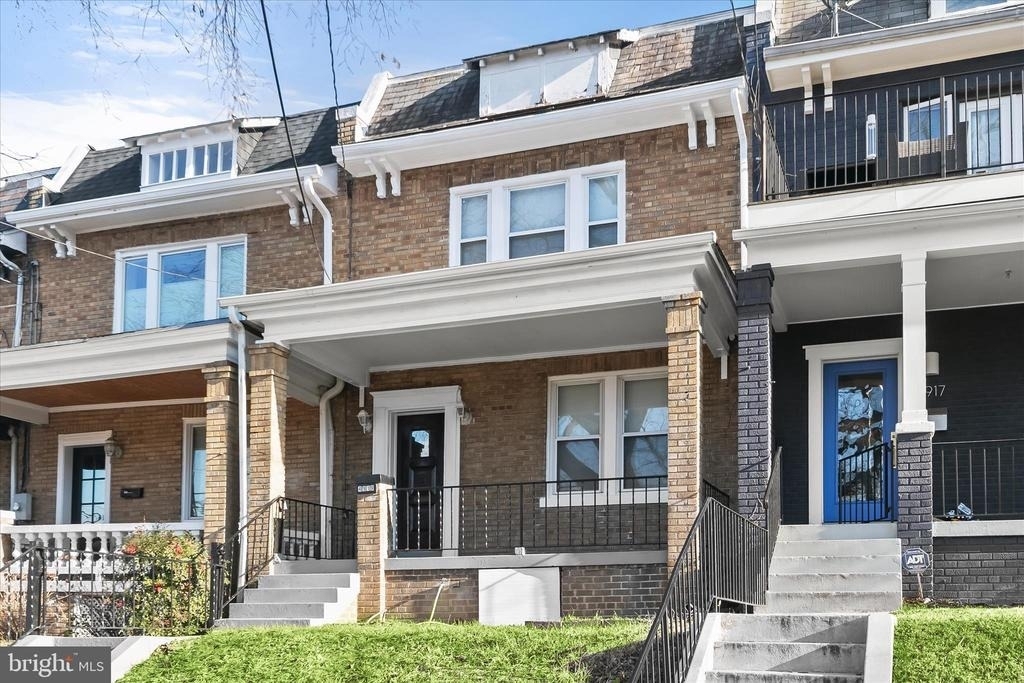 4919 Kansas Avenue Nw - Photo 2
