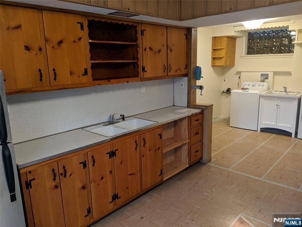 711 W Saddle River - Photo 35