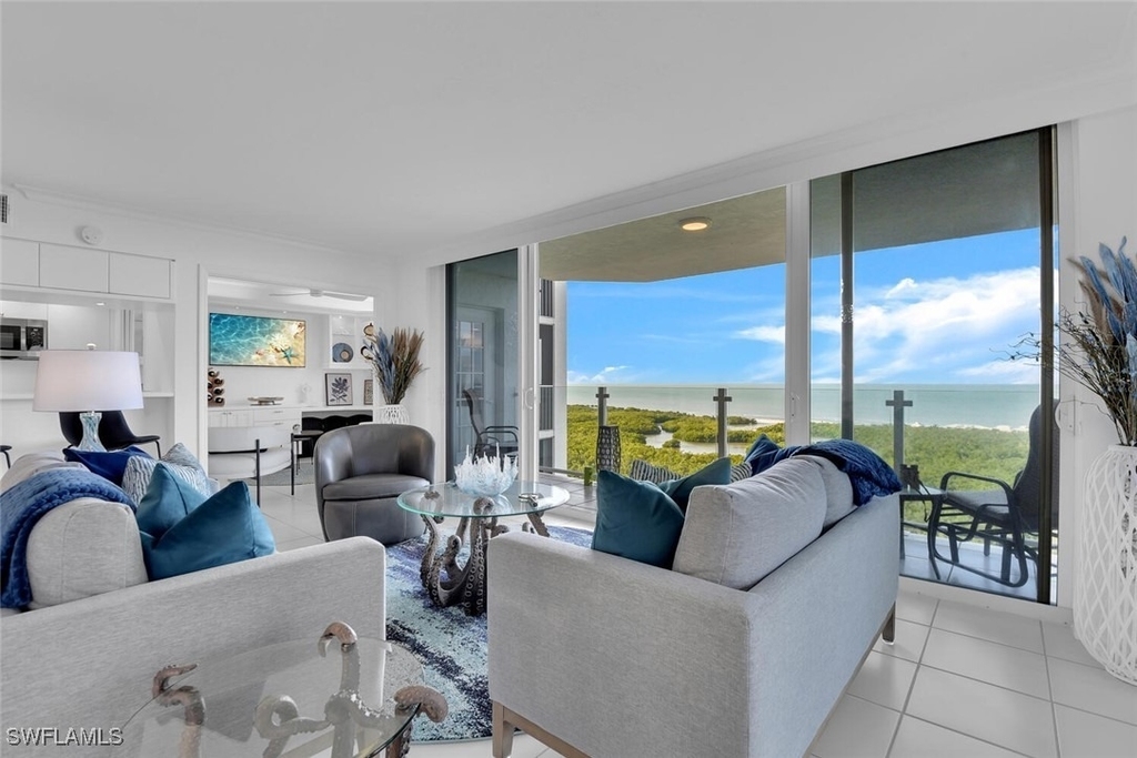 6101 Pelican Bay Boulevard - Photo 1