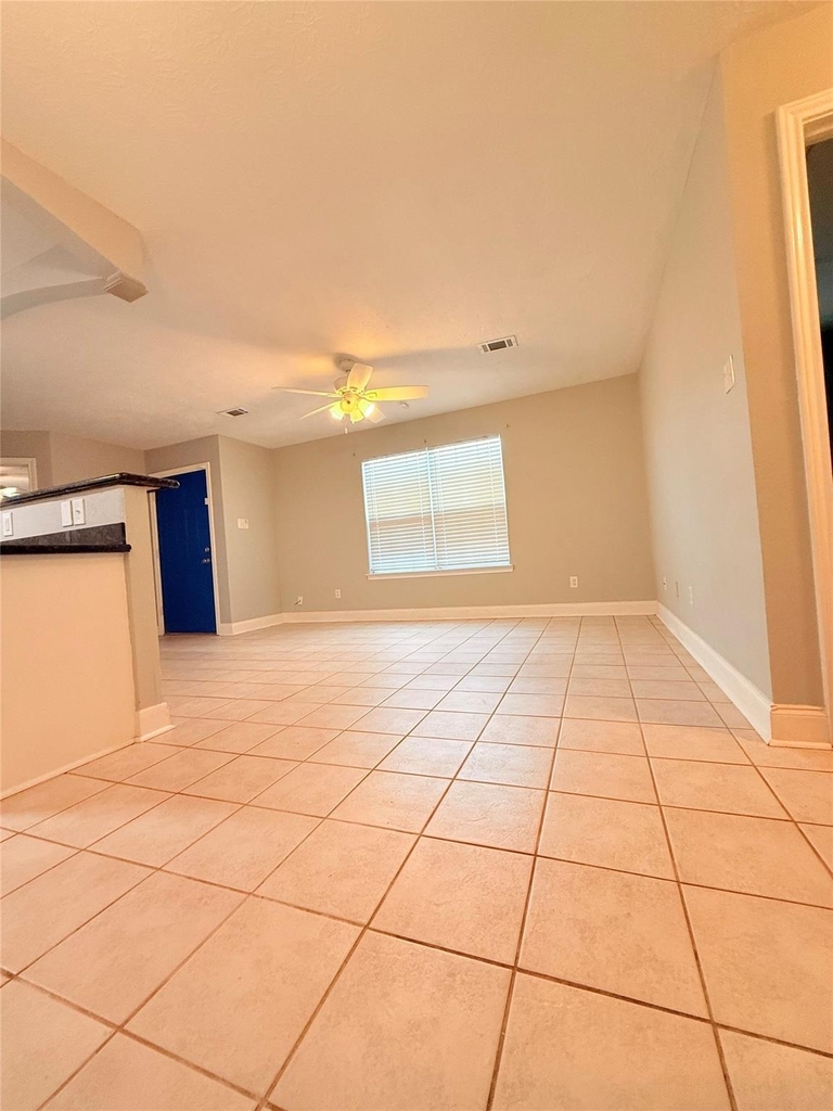 320 Willowick Street - Photo 2