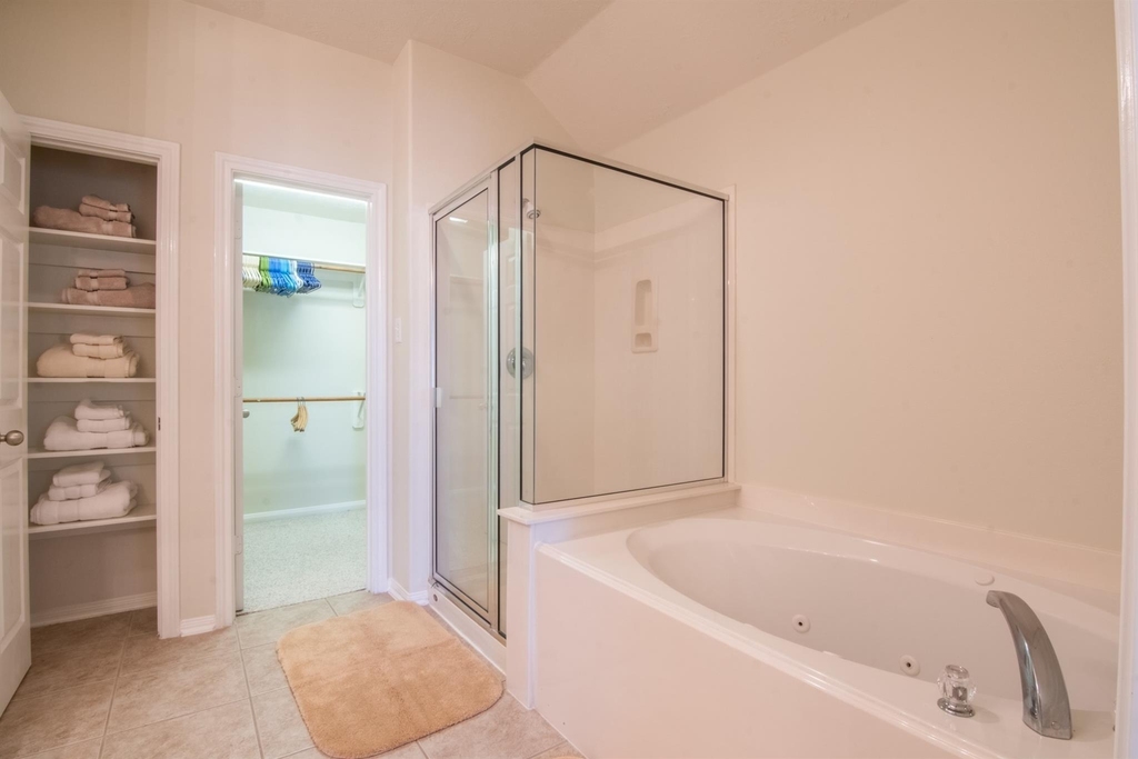 15 Aquiline Oaks Place - Photo 34