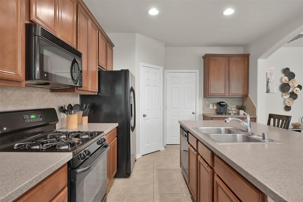 15 Aquiline Oaks Place - Photo 15