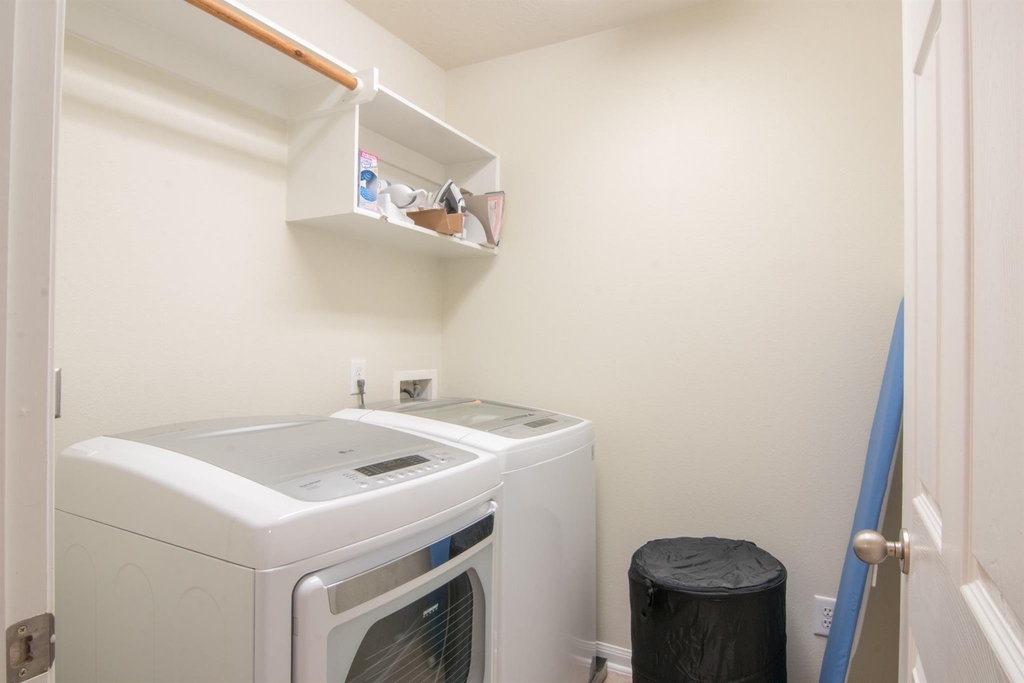 15 Aquiline Oaks Place - Photo 38