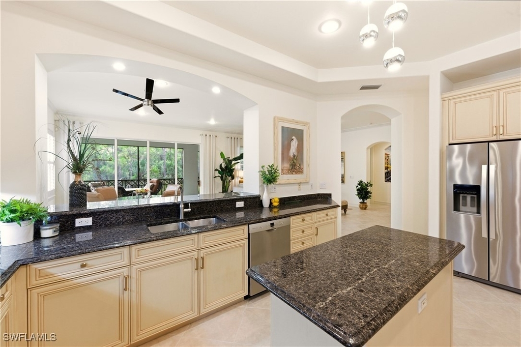 2843 Tiburon Boulevard E - Photo 11