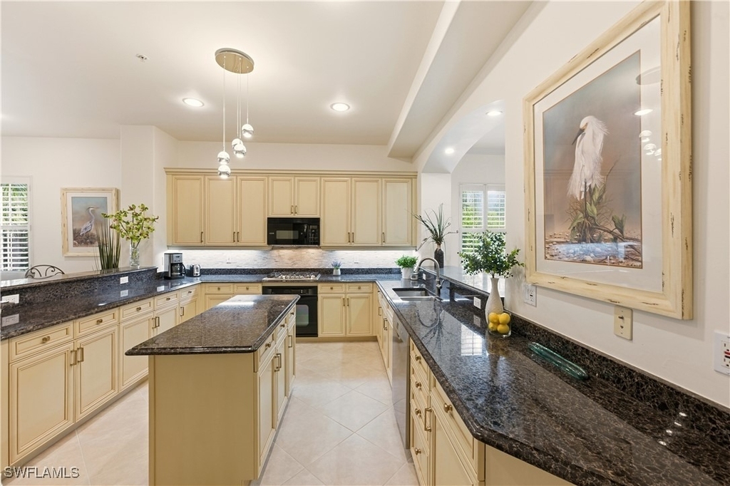 2843 Tiburon Boulevard E - Photo 12