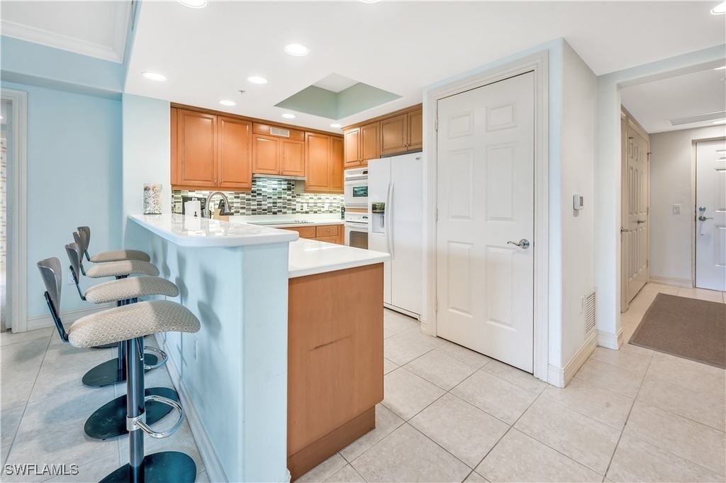 2748 Tiburon Boulevard E - Photo 10
